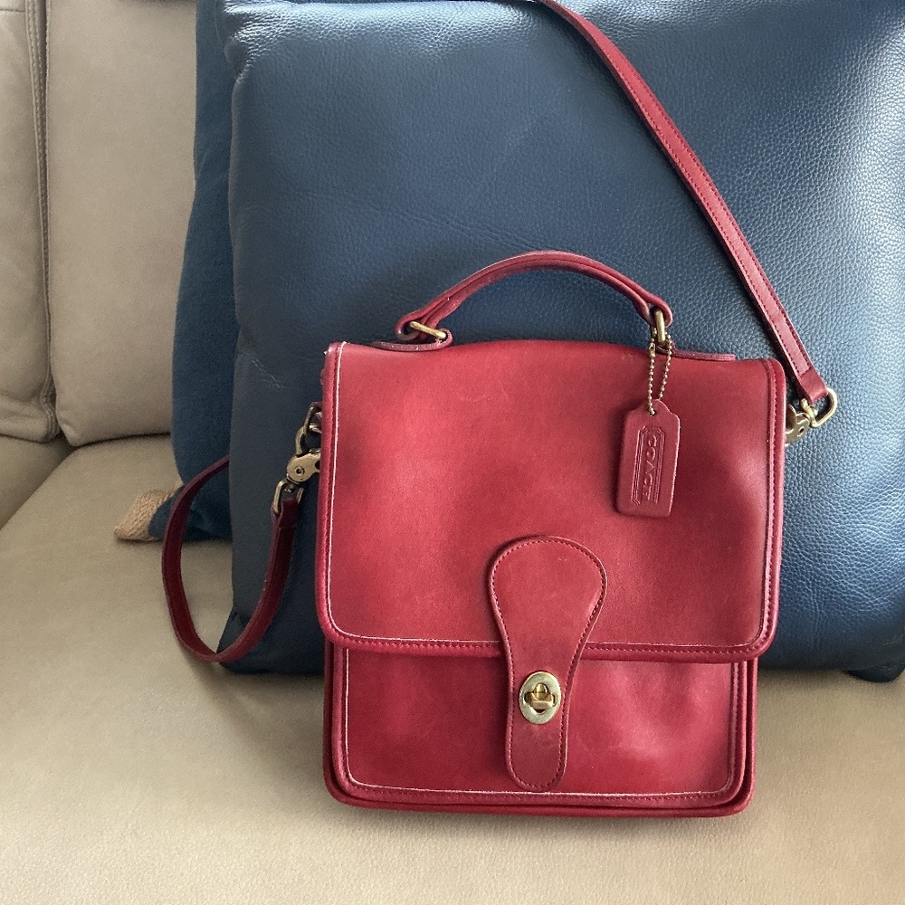 Vintage Coach~Red Station Bag~5130  mint vintage condition
